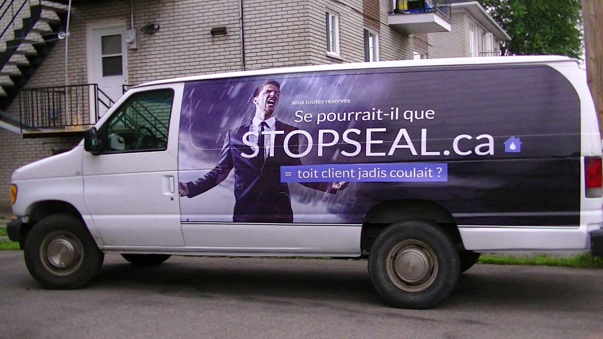Camion « wrappé » « Se pourrait-il que STOPSEAL.ca = toit client jadis coulait ? »